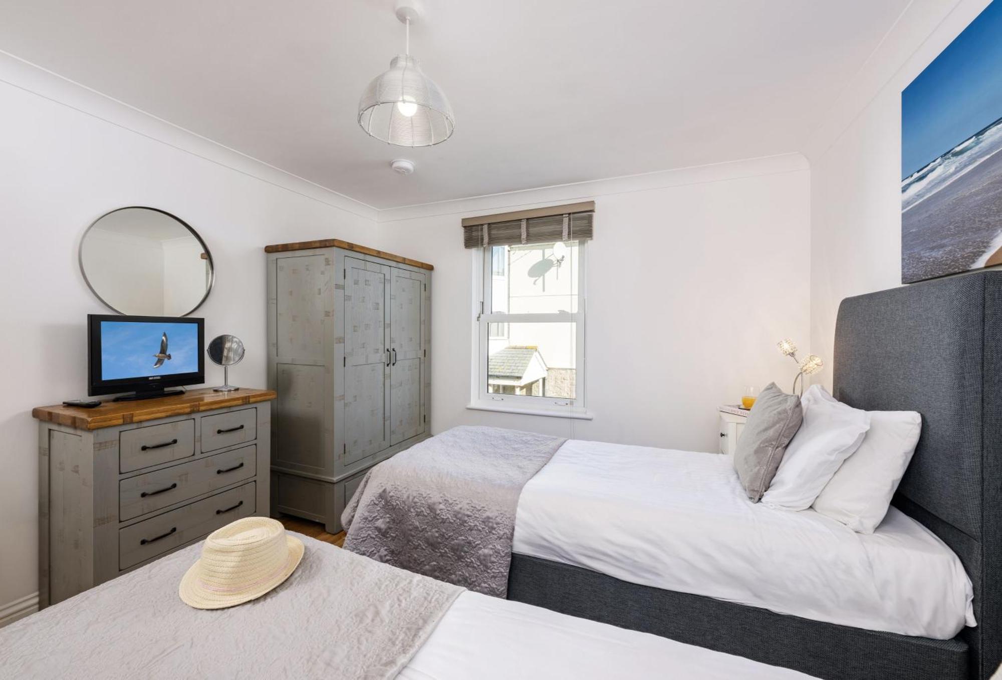 8 Spinnakers In Fistral, Newquay Holiday home *